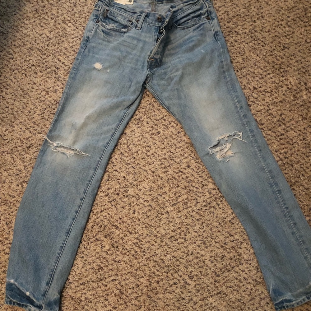 Abercrombie & Fitch ripped mom jeans